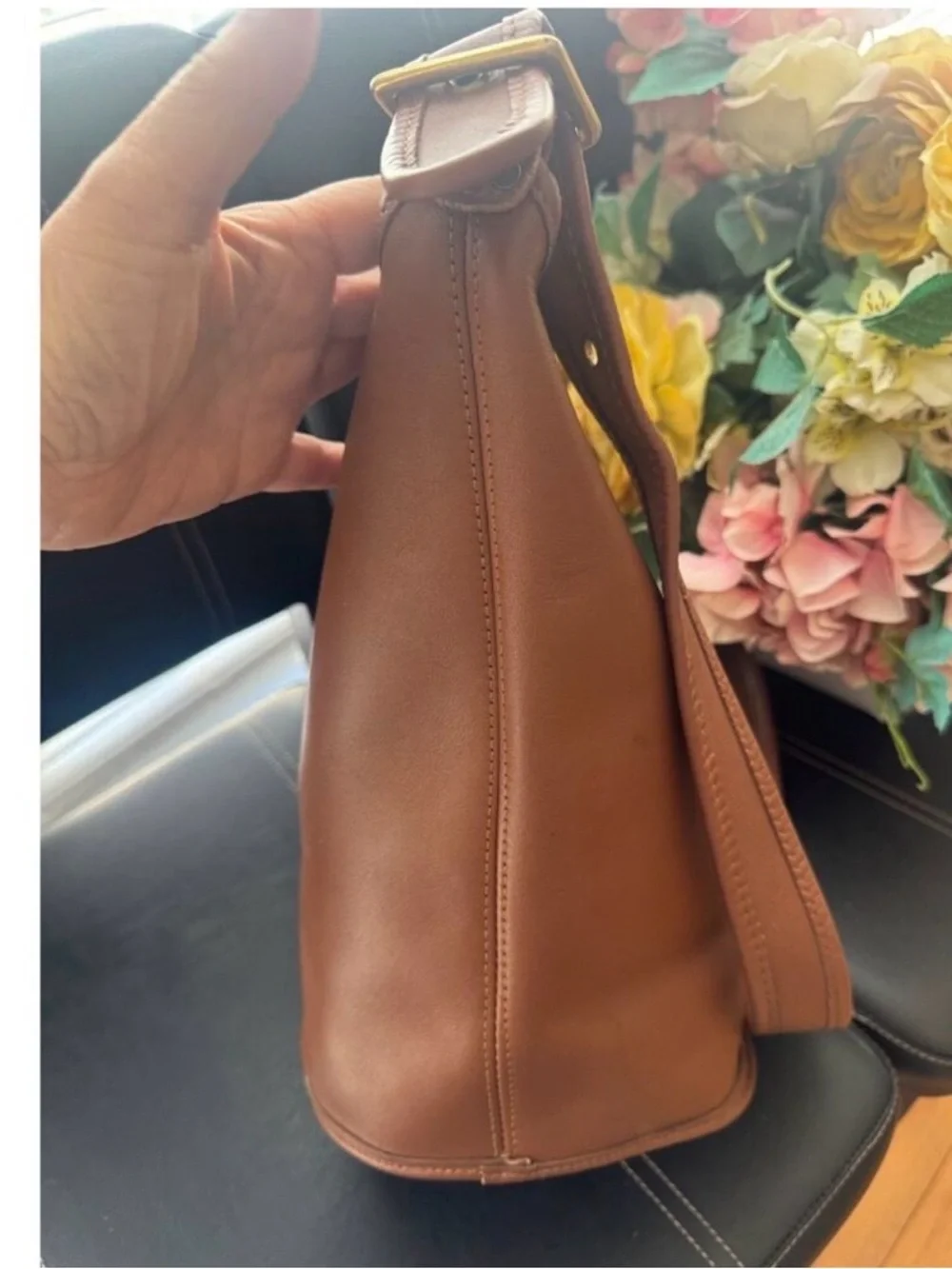 Vintage COACH Helen 9953 British Tan Leather Duffle Feed Sac